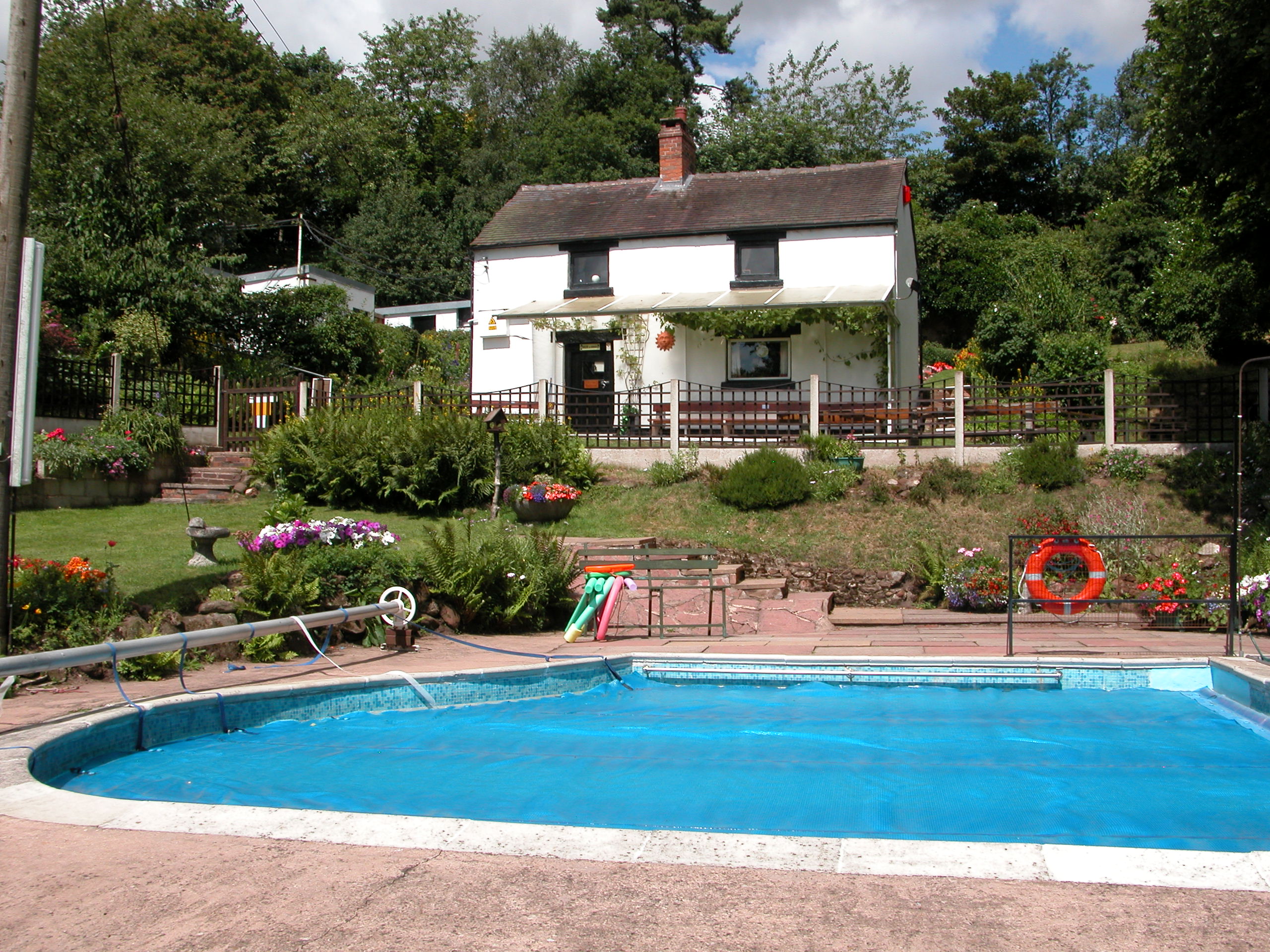 Cottage___pool.jpg